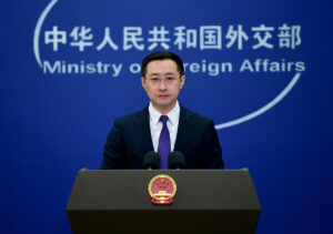 Xinhua News: Can “Economic D-Day” force Iran into concessions?